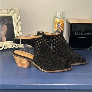 Lucky Brand Black Sandals with Woven Leather Design